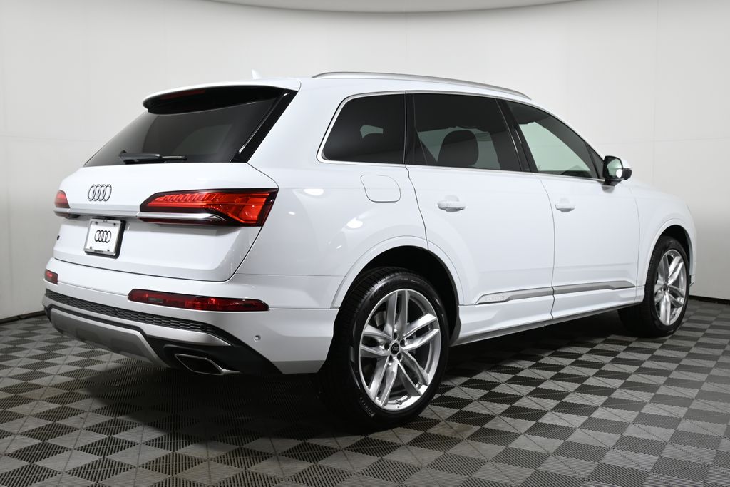 2025 Audi Q7  7