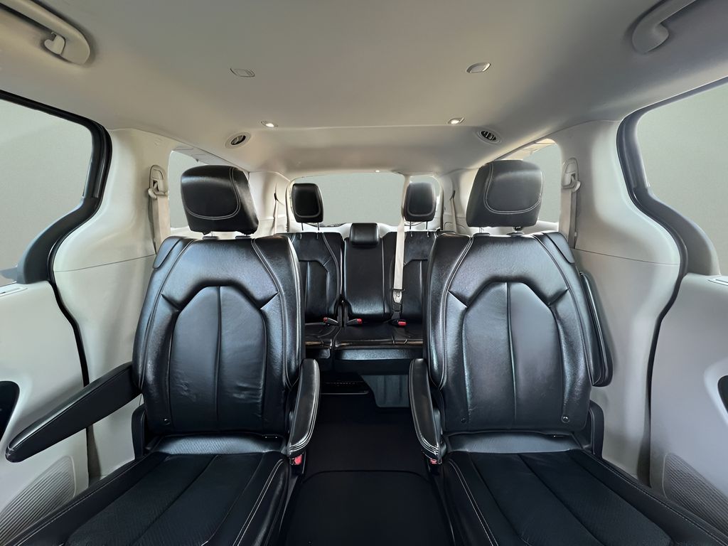 Used 2022 Chrysler Pacifica Van