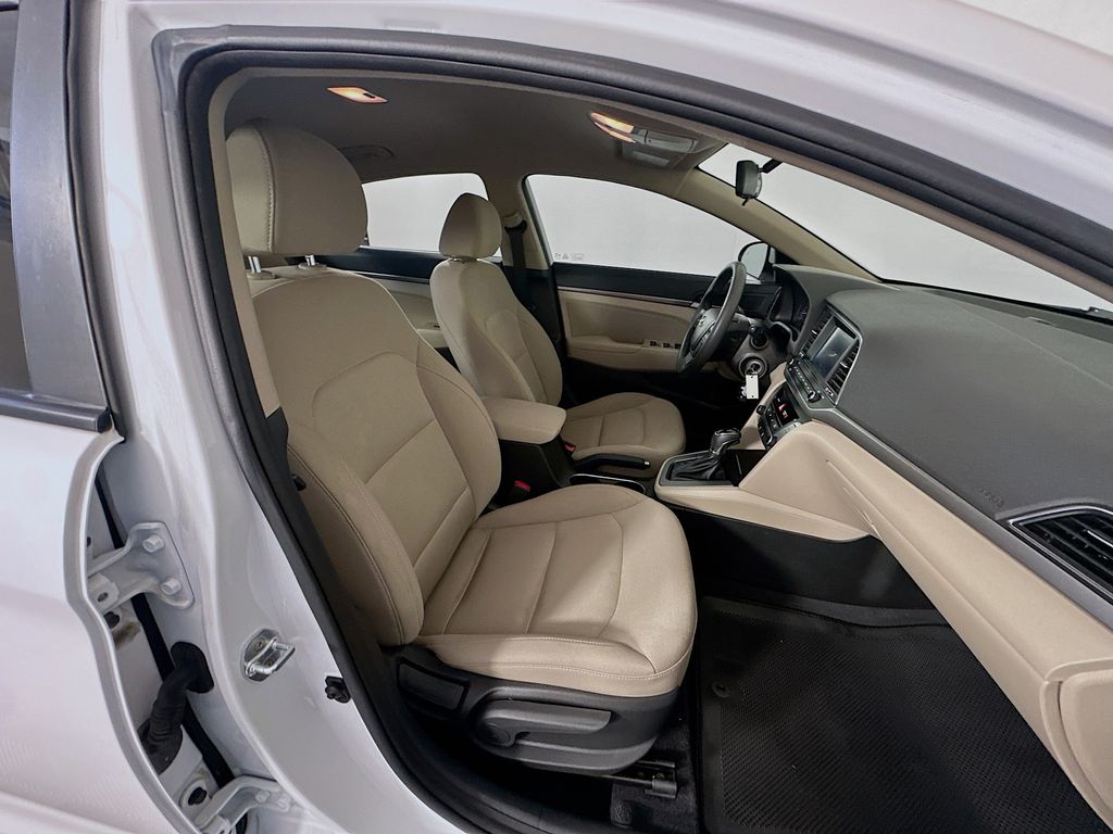 Thumbnail: 2018 Hyundai Elantra - 26