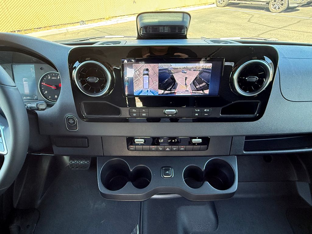 Thumbnail: 2026 Mercedes-Benz Sprinter - 15