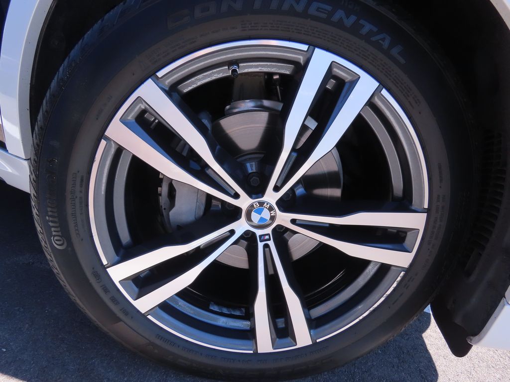Thumbnail: 2020 BMW X7 - 18