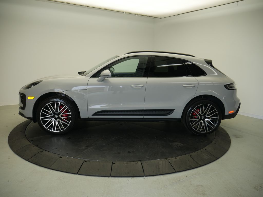 Thumbnail: 2026 Porsche Macan - 2
