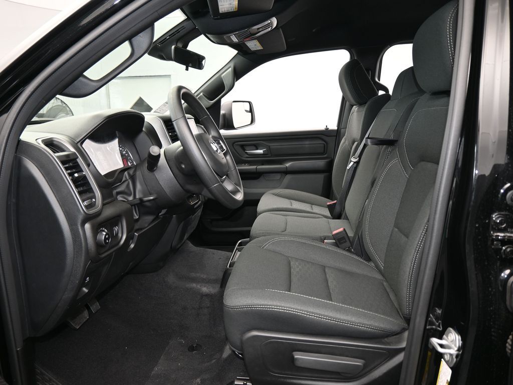 New 2026 Diamond Black Crystal Pearlcoat Ram Express image 11