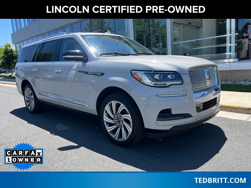 Ceramic Pearl Metallic Tri-Coat 2023 Lincoln Navigator L Reserve 4WD SUV / Crossover Four-Wheel Drive Automatic