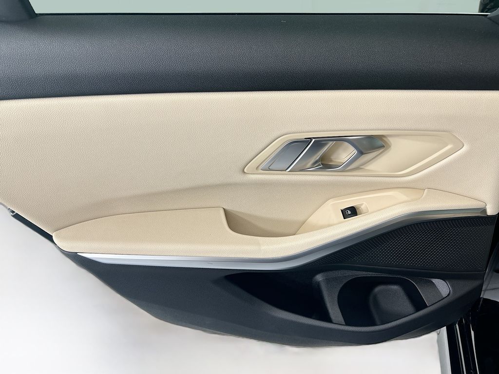 Thumbnail: 2020 BMW 3 Series - 25