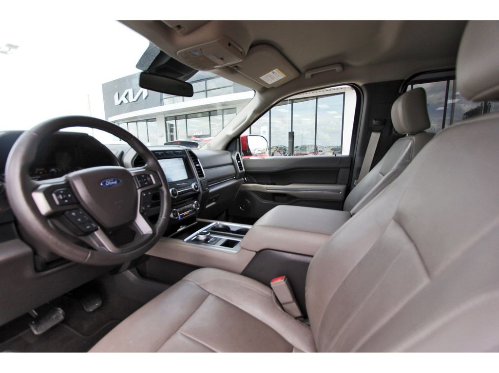 2018 Ford Expedition XLT Red at Autostrade
