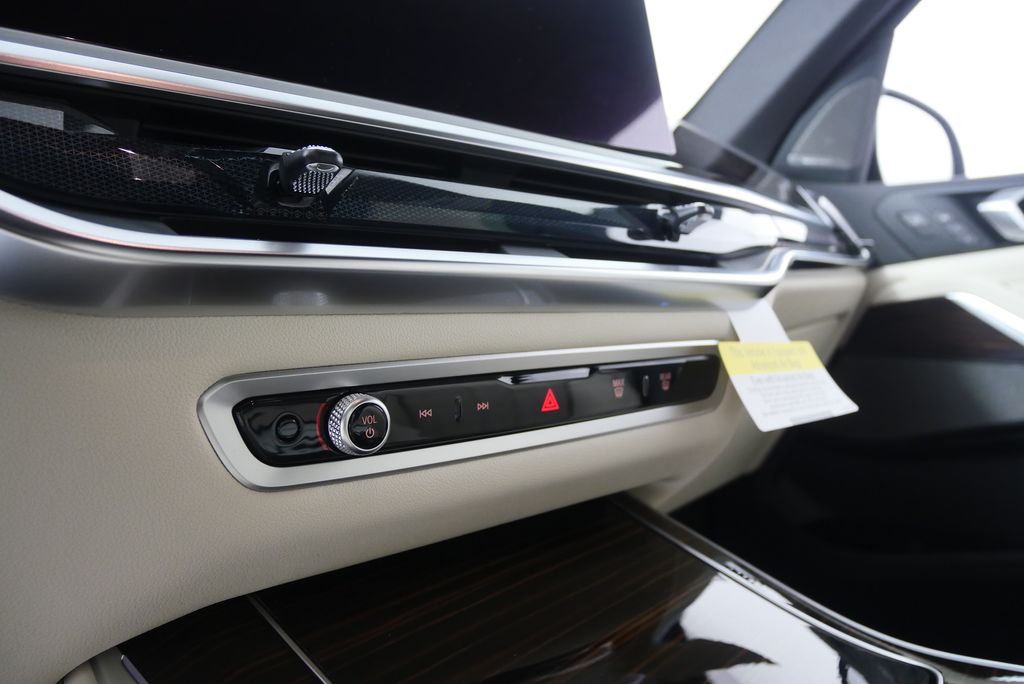 Thumbnail: 2026 BMW X5 - 21