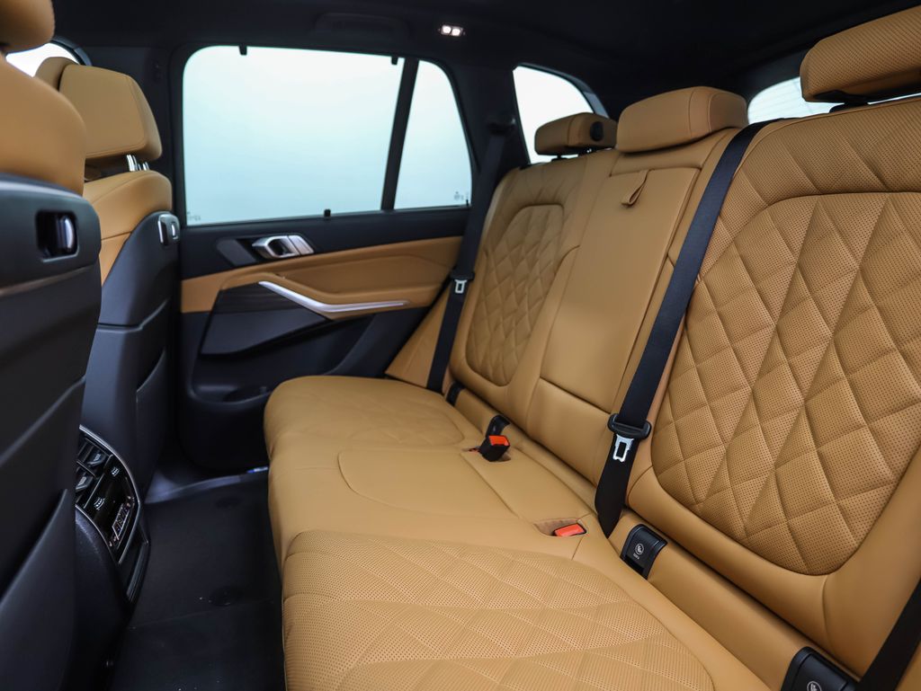 Thumbnail: 2026 BMW X5 - 22