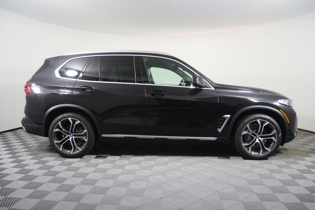 Thumbnail: 2026 BMW X5 - 2