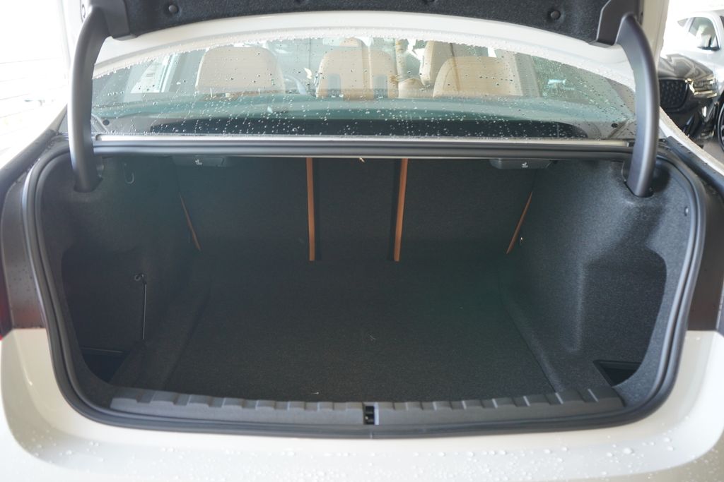 Thumbnail: 2026 BMW 3 Series - 20