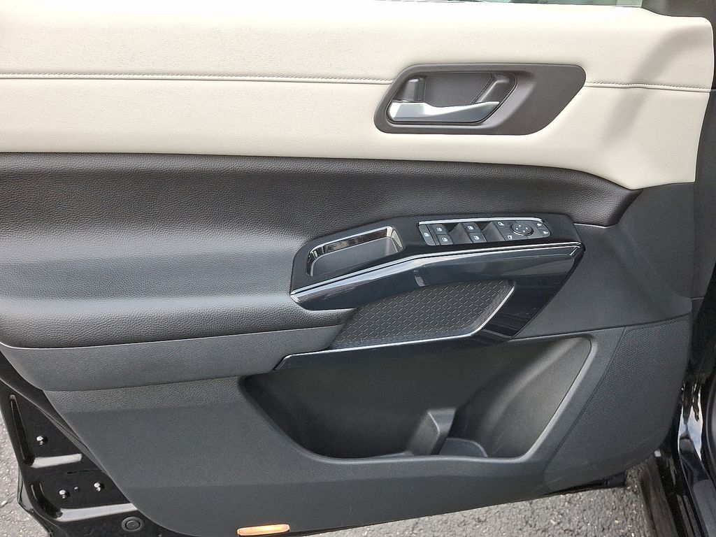 Thumbnail: 2022 Nissan Pathfinder - 14