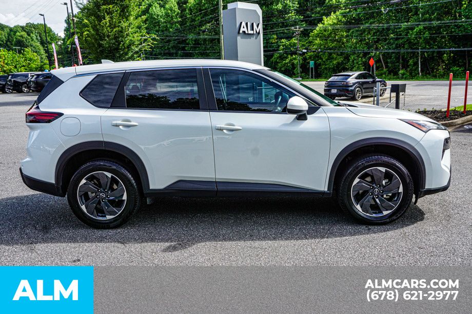 Used 2024 White Nissan SV image 8