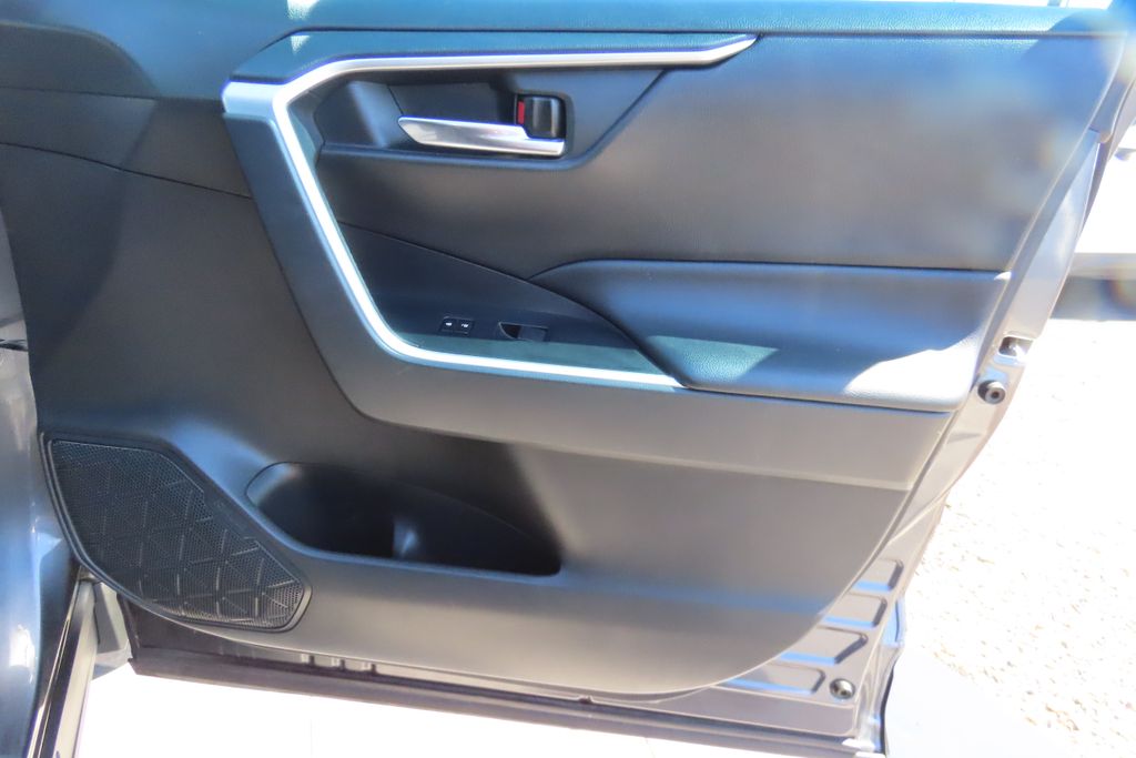 Thumbnail: 2021 Toyota RAV4 - 24