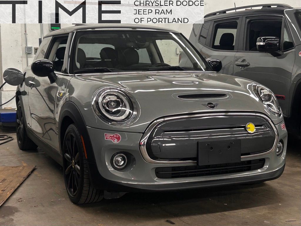 Moonwalk Gray Metallic 2021 MINI Cooper Hatchback Front-Wheel Drive 1-Speed Automatic