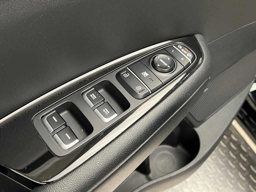 Thumbnail: 2016 Kia Optima - 22