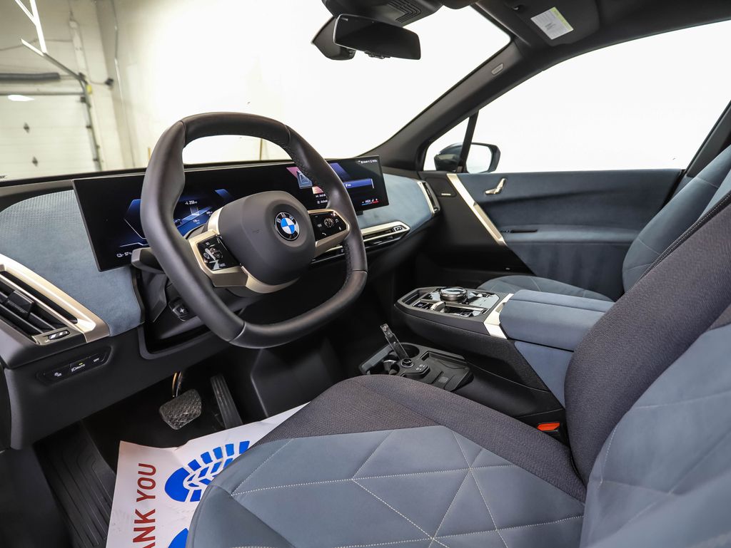 Thumbnail: 2026 BMW iX - 10