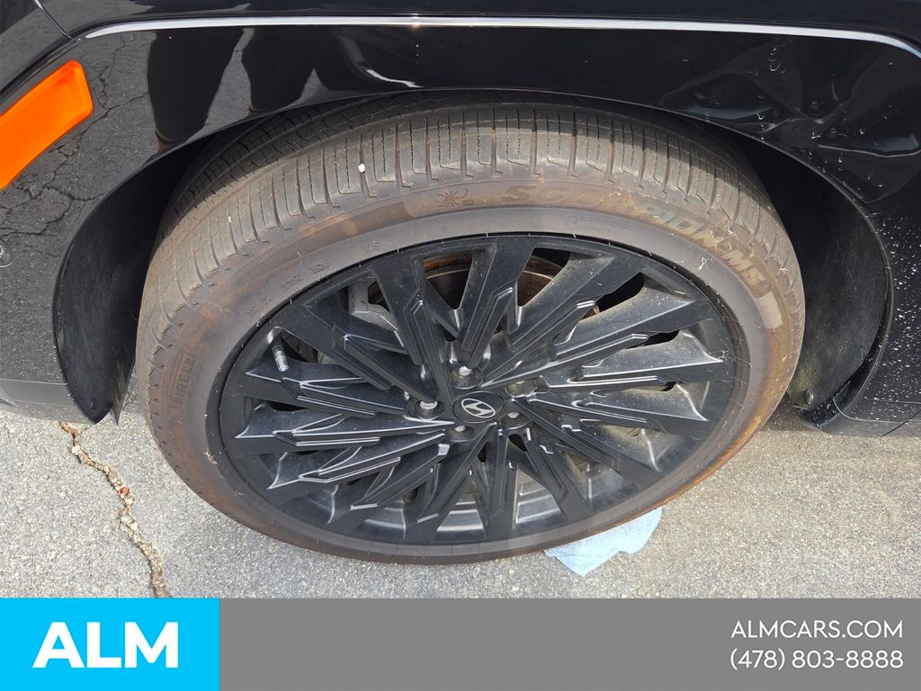 Used 2024 Black Hyundai Calligraphy image 4