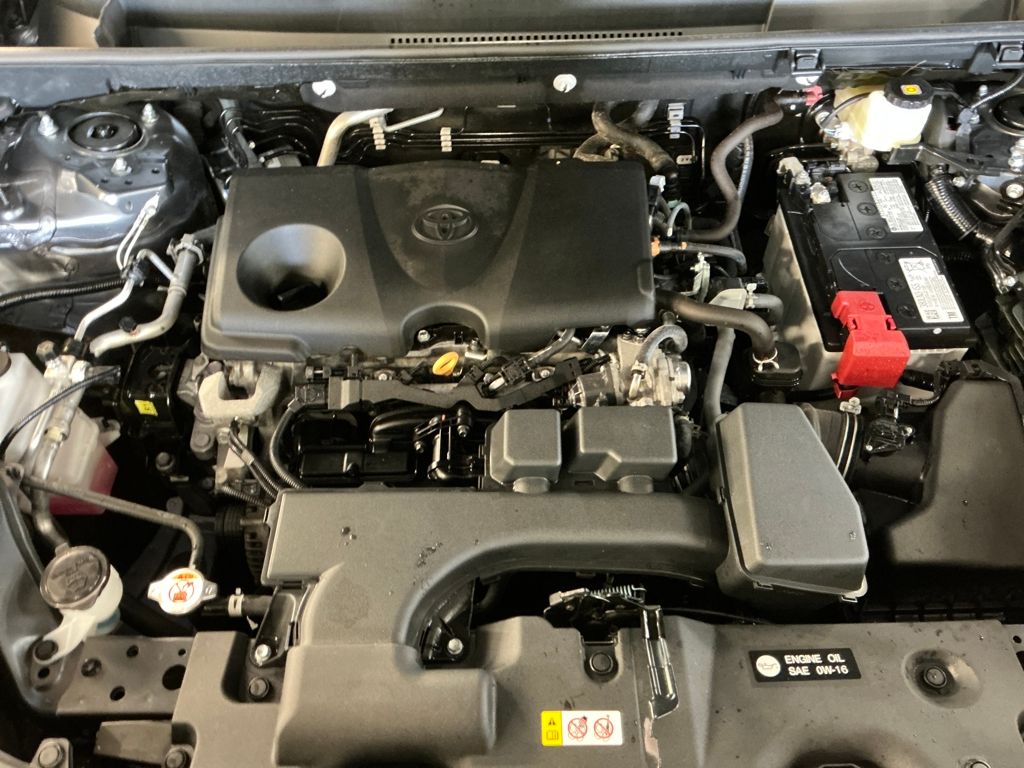 Certified Used 2025  Toyota XLE image 9