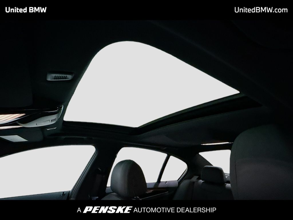 Thumbnail: 2023 BMW 5 Series - 12