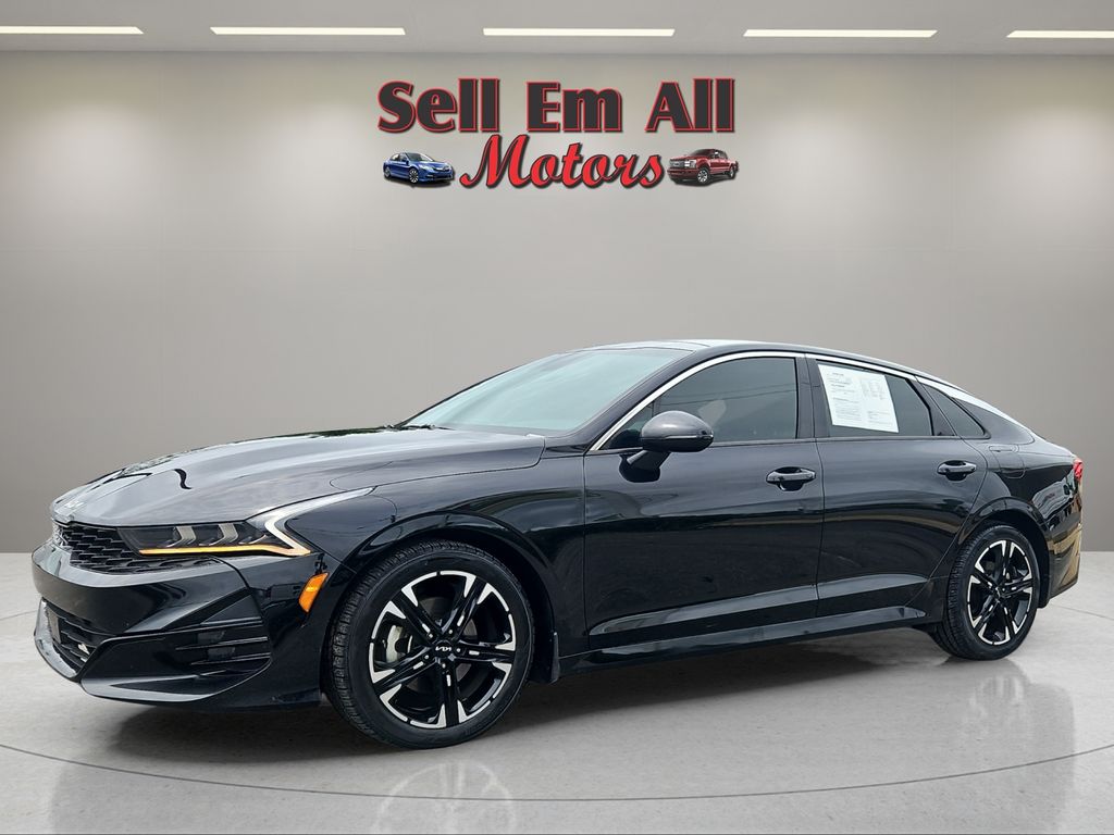 Ebony Black 2022 Kia K5 Sedan Front-Wheel Drive 8-Speed Automatic