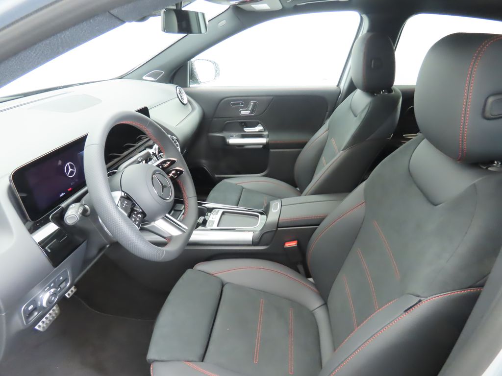 Thumbnail: 2026 Mercedes-Benz GLA - 20