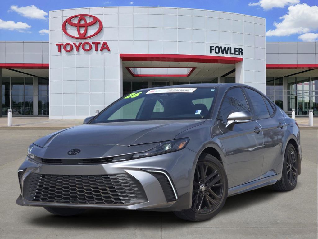 2026 Toyota Camry SE FWD