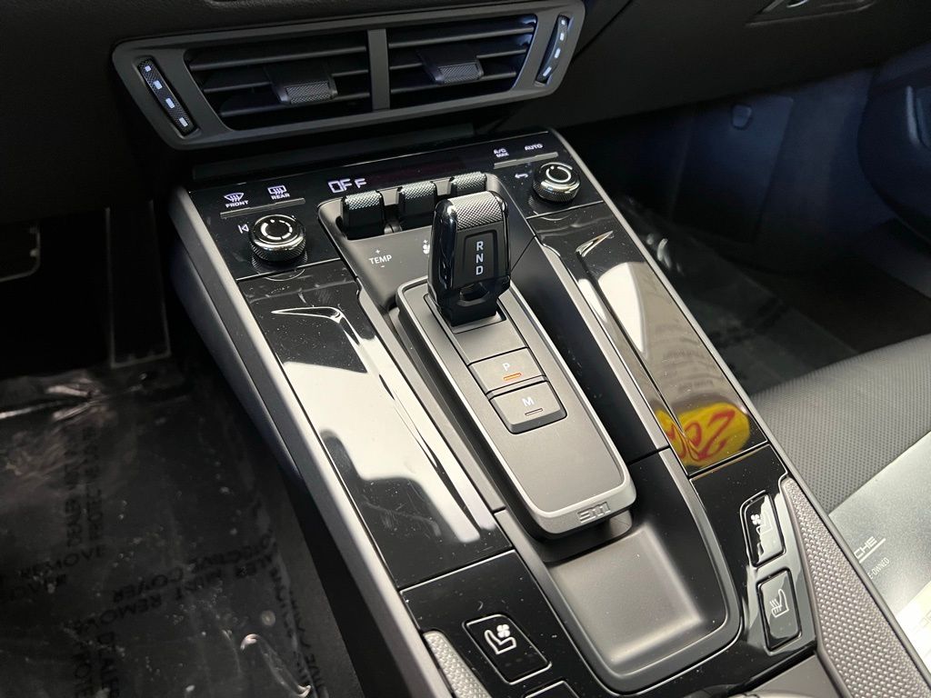 Thumbnail: 2025 Porsche 911 - 11