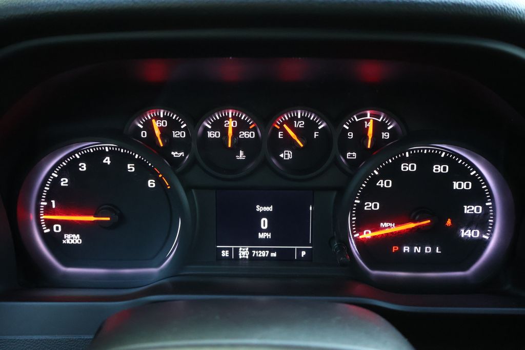 Thumbnail: 2021 Chevrolet Silverado 1500 - 23