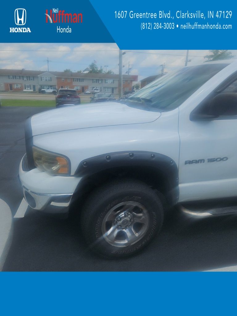 Bright White 2005 Dodge RAM 1500 Pickup Truck Four-Wheel Drive 5-Speed Automatic