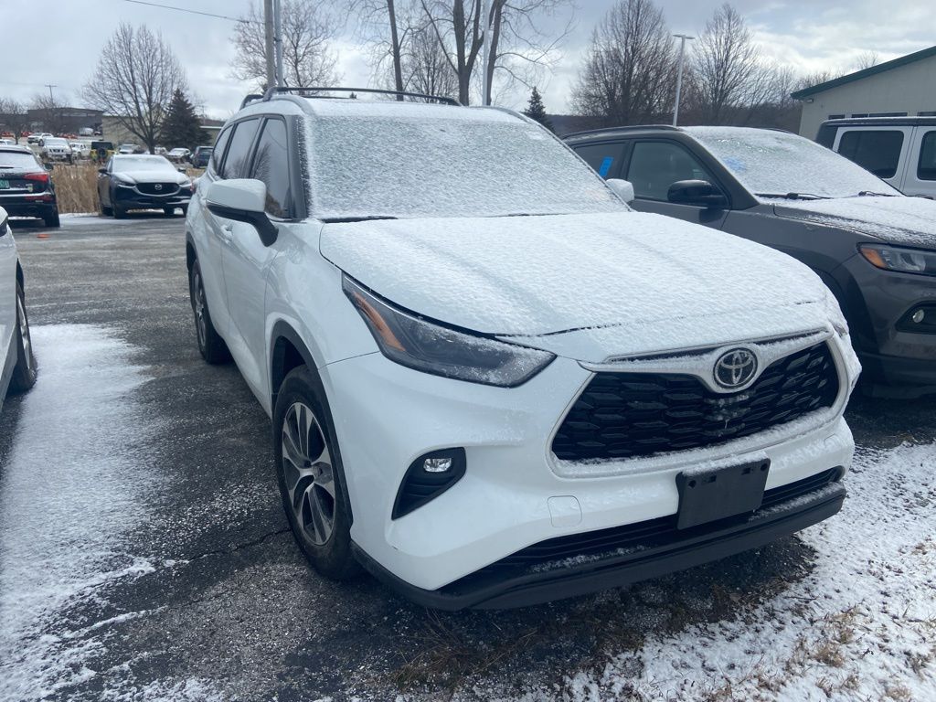 2022 Toyota Highlander XLE AWD