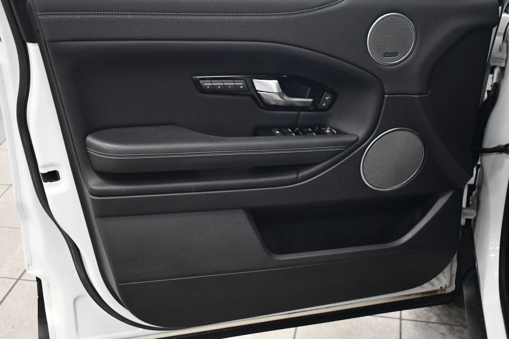 Thumbnail: 2017 Land Rover Range Rover Evoque - 13