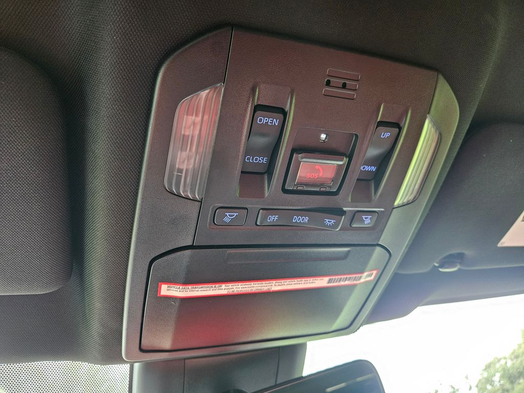 Thumbnail: 2022 Toyota Highlander - 31