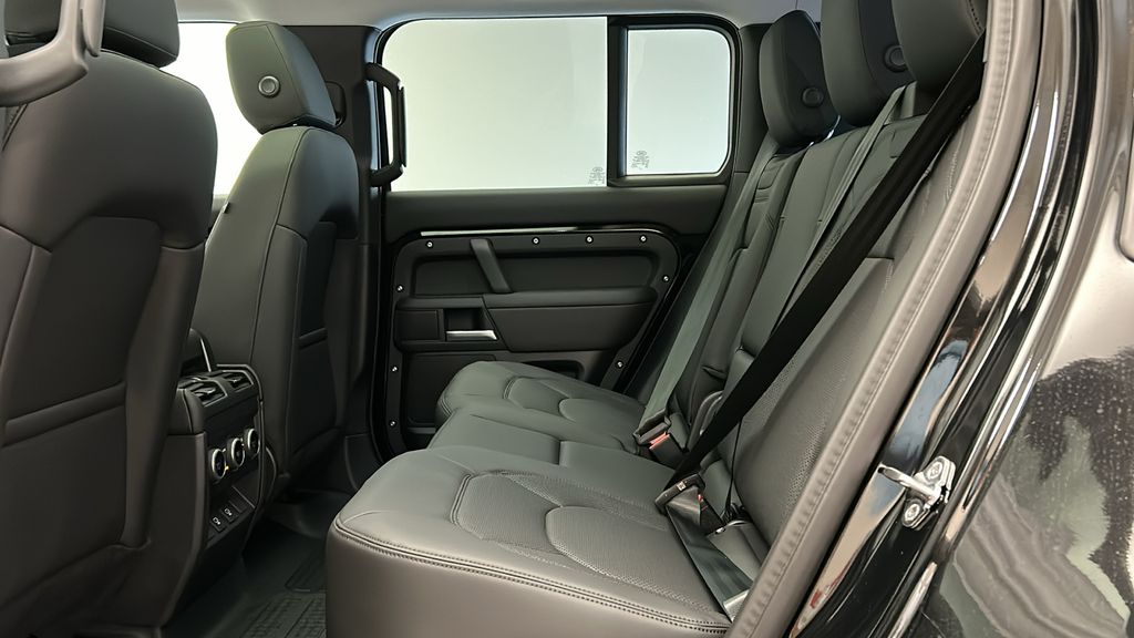 2025 Land Rover Defender 130 24