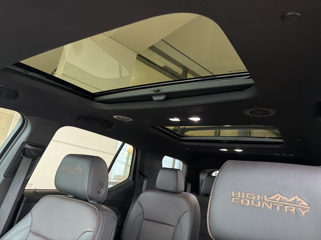 Thumbnail: 2023 Chevrolet Traverse - 11