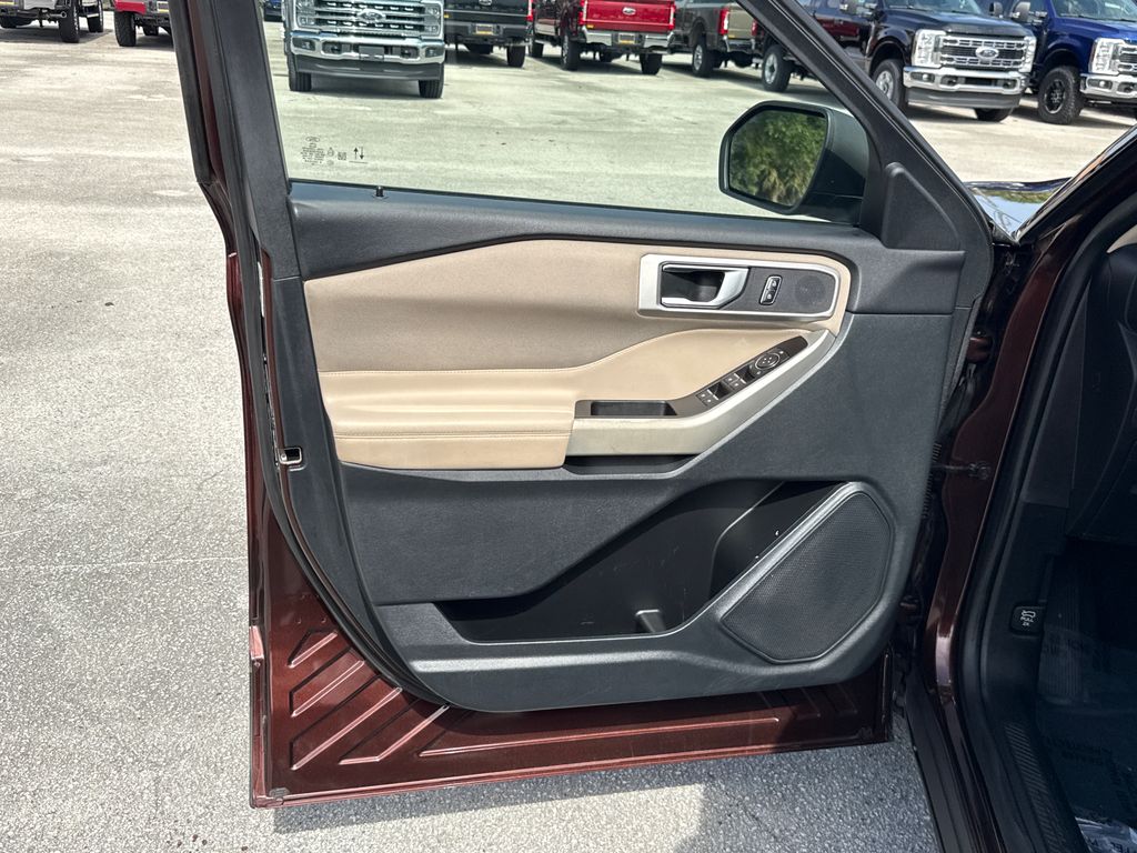 Used 2020  Ford XLT image 12