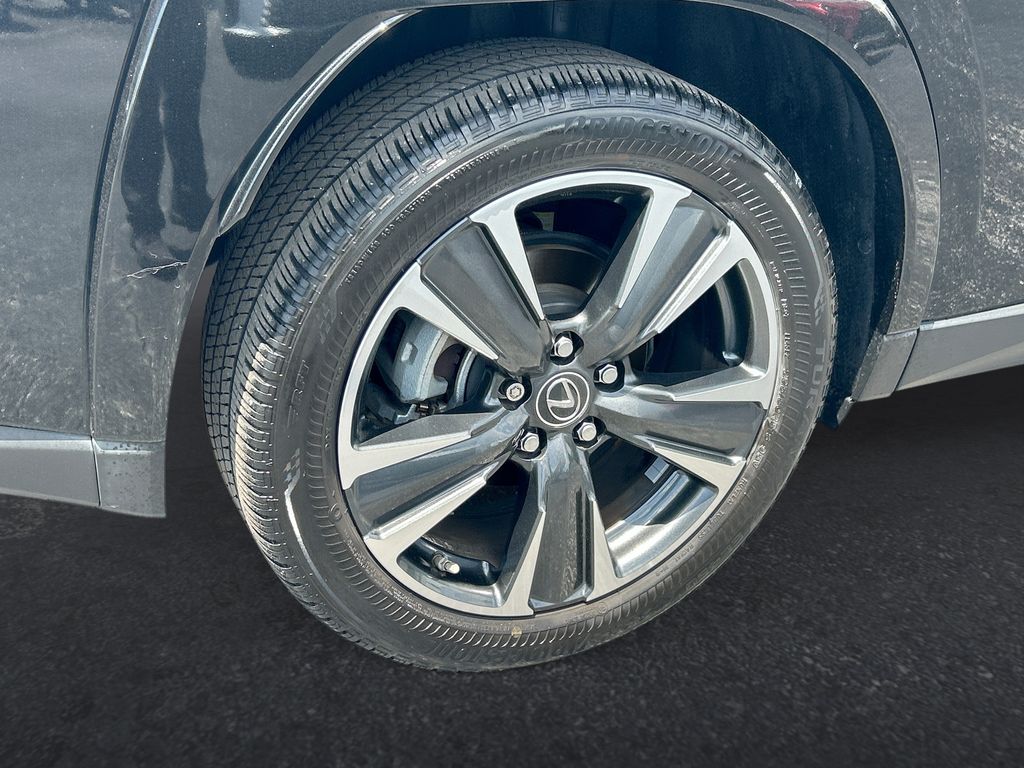 Thumbnail: 2024 Lexus UX - 24