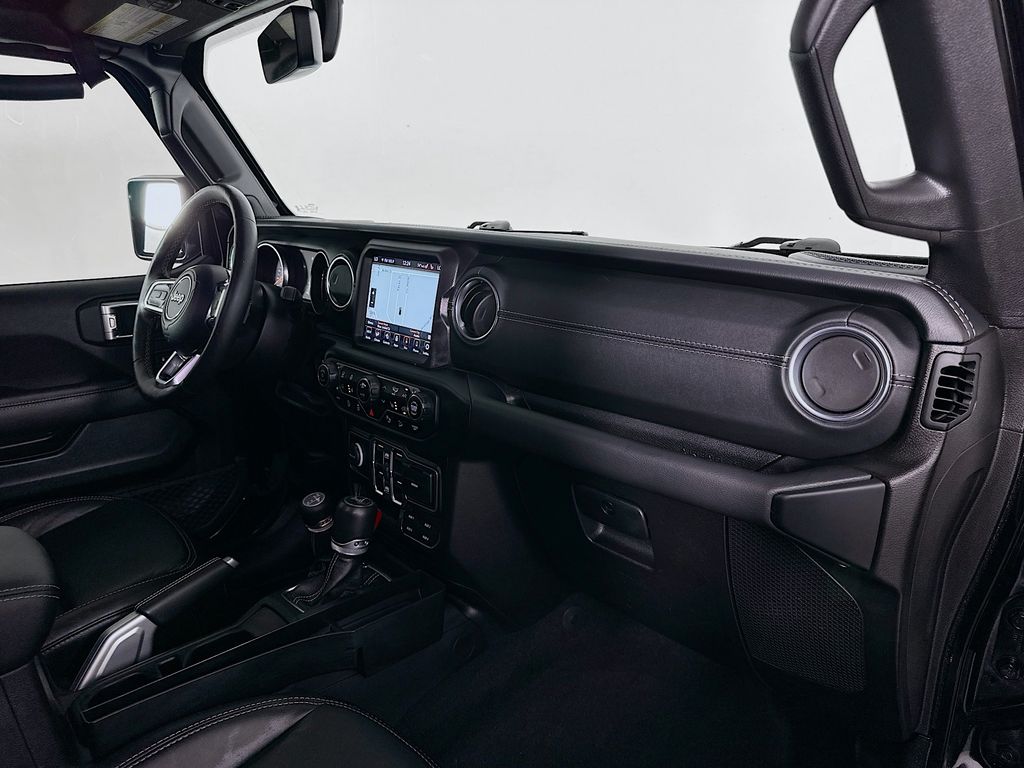 Thumbnail: 2020 Jeep Wrangler - 29