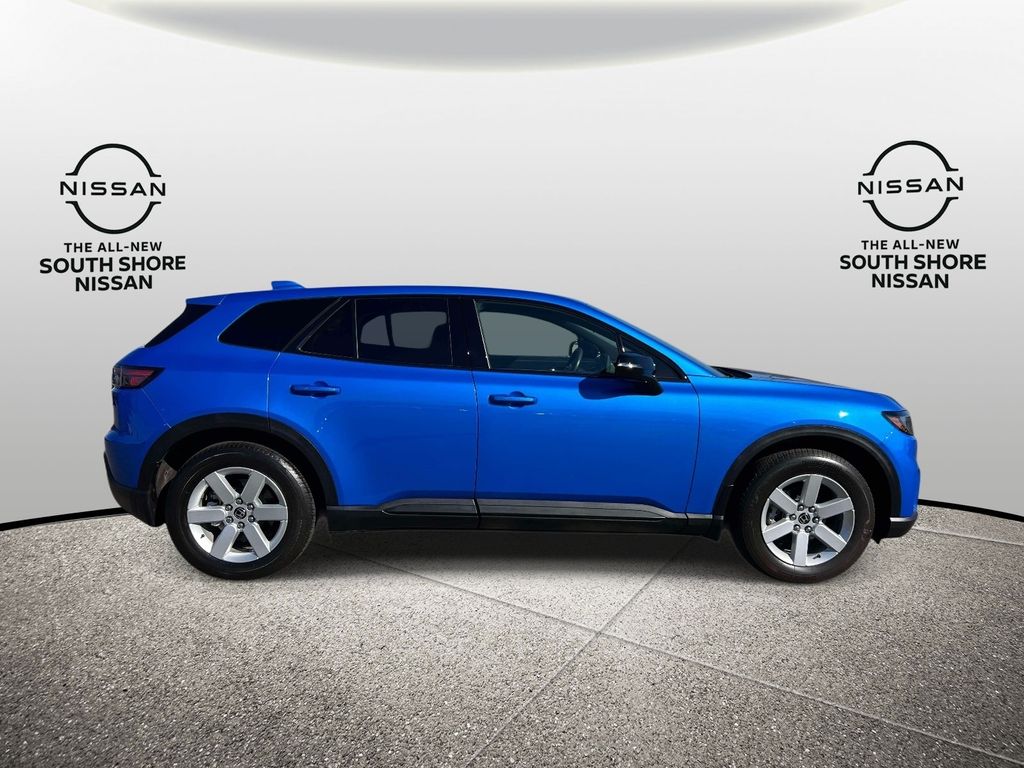 View vehicle photo 5