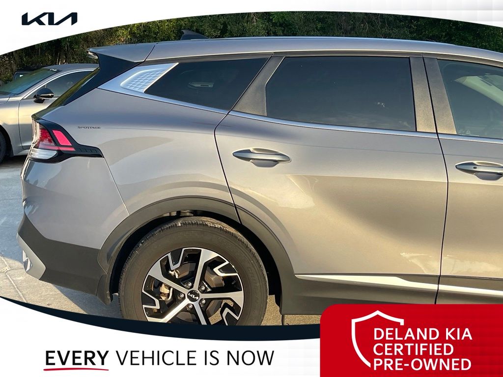 2024 Kia Sportage EX - Photo 8
