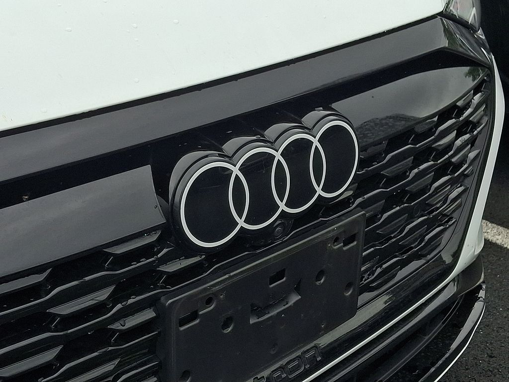Thumbnail: 2024 Audi Q8 e-tron - 4