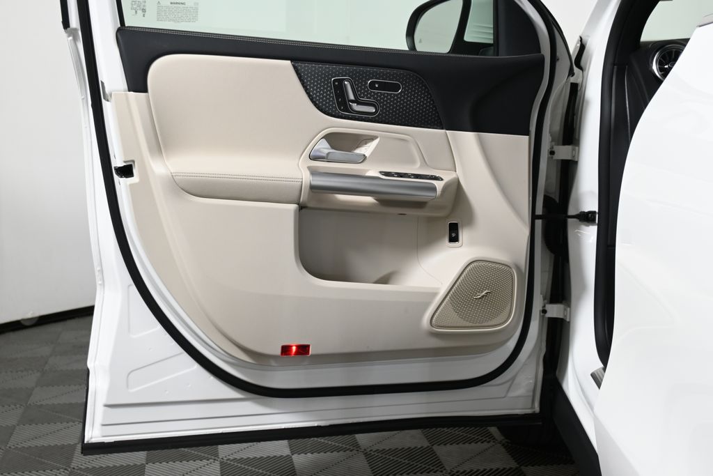 2025 Mercedes-Benz GLA 250 4MATIC 22