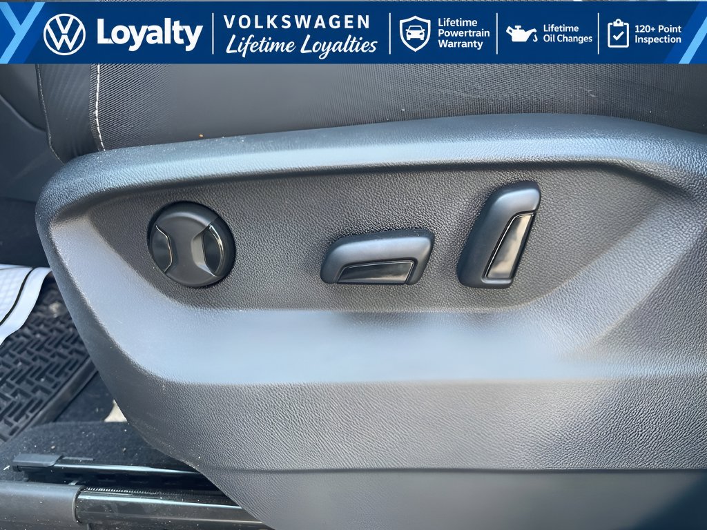 Used 2025 Volkswagen Atlas Cross Sport SUV