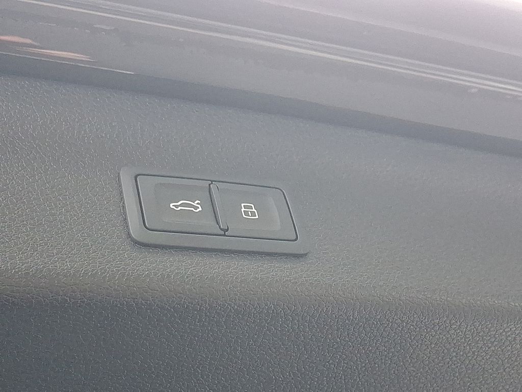 Thumbnail: 2020 Audi Q3 - 31