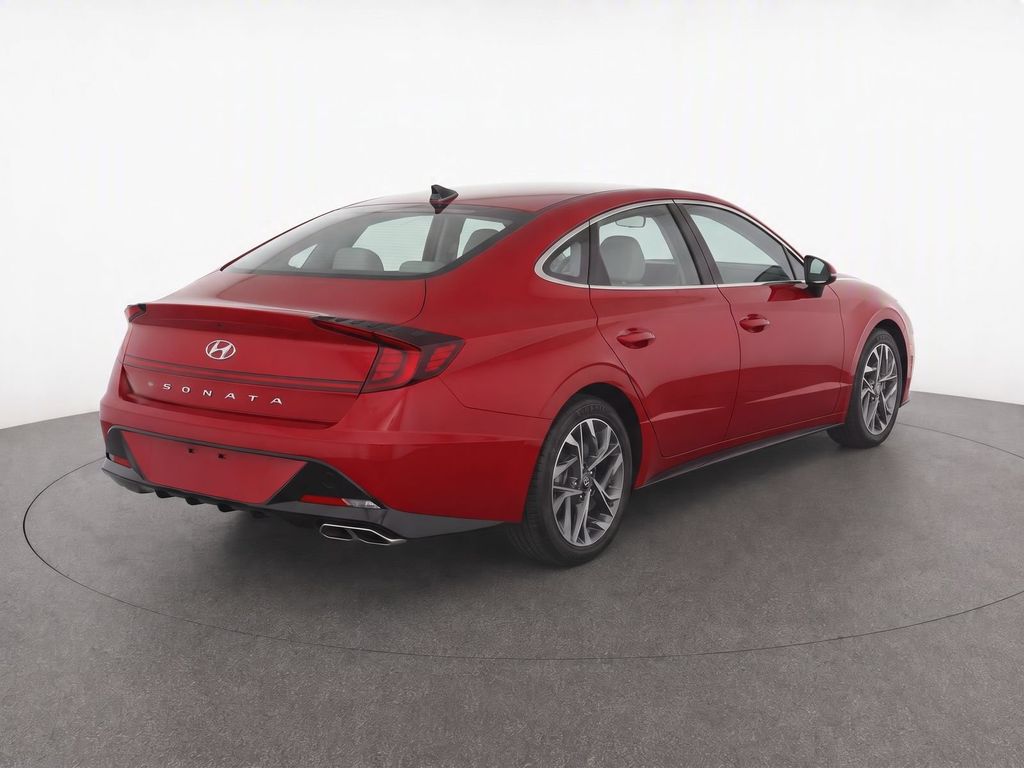 Used 2023 Red Hyundai SEL image 3