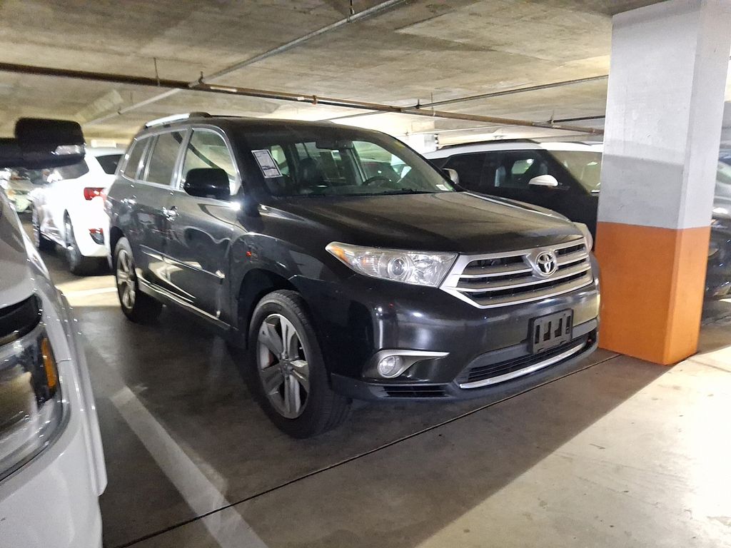 Thumbnail: 2013 Toyota Highlander - 3