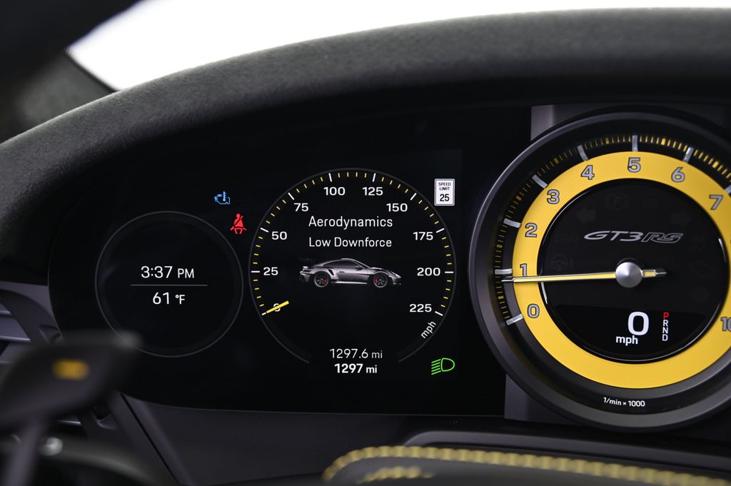 Thumbnail: 2024 Porsche 911 - 32