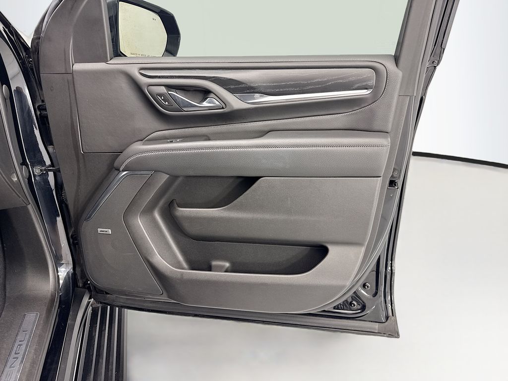 Thumbnail: 2021 GMC Yukon XL - 24