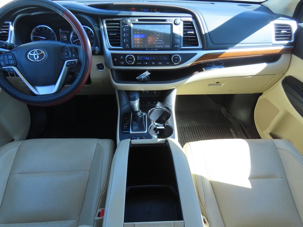 Thumbnail: 2018 Toyota Highlander - 7