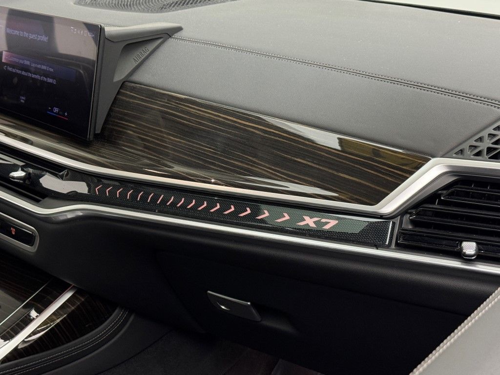 2023 BMW X7 xDrive40i 23