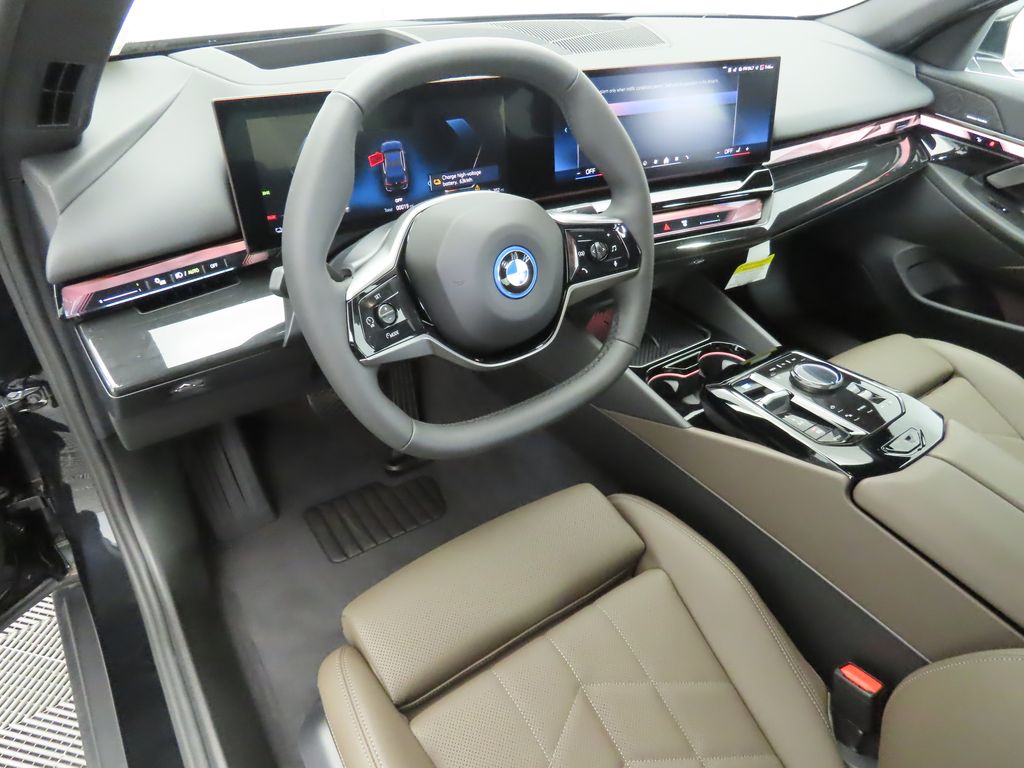 Thumbnail: 2025 BMW i5 - 9
